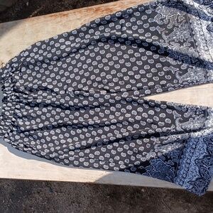 Patterned pants